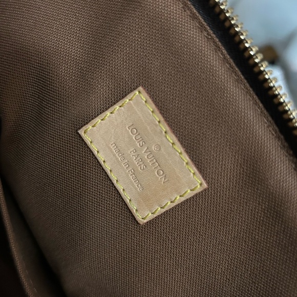 Preowned Authentic Louis Vuitton Monogram Tivoli GM - Picture 3 of 12
